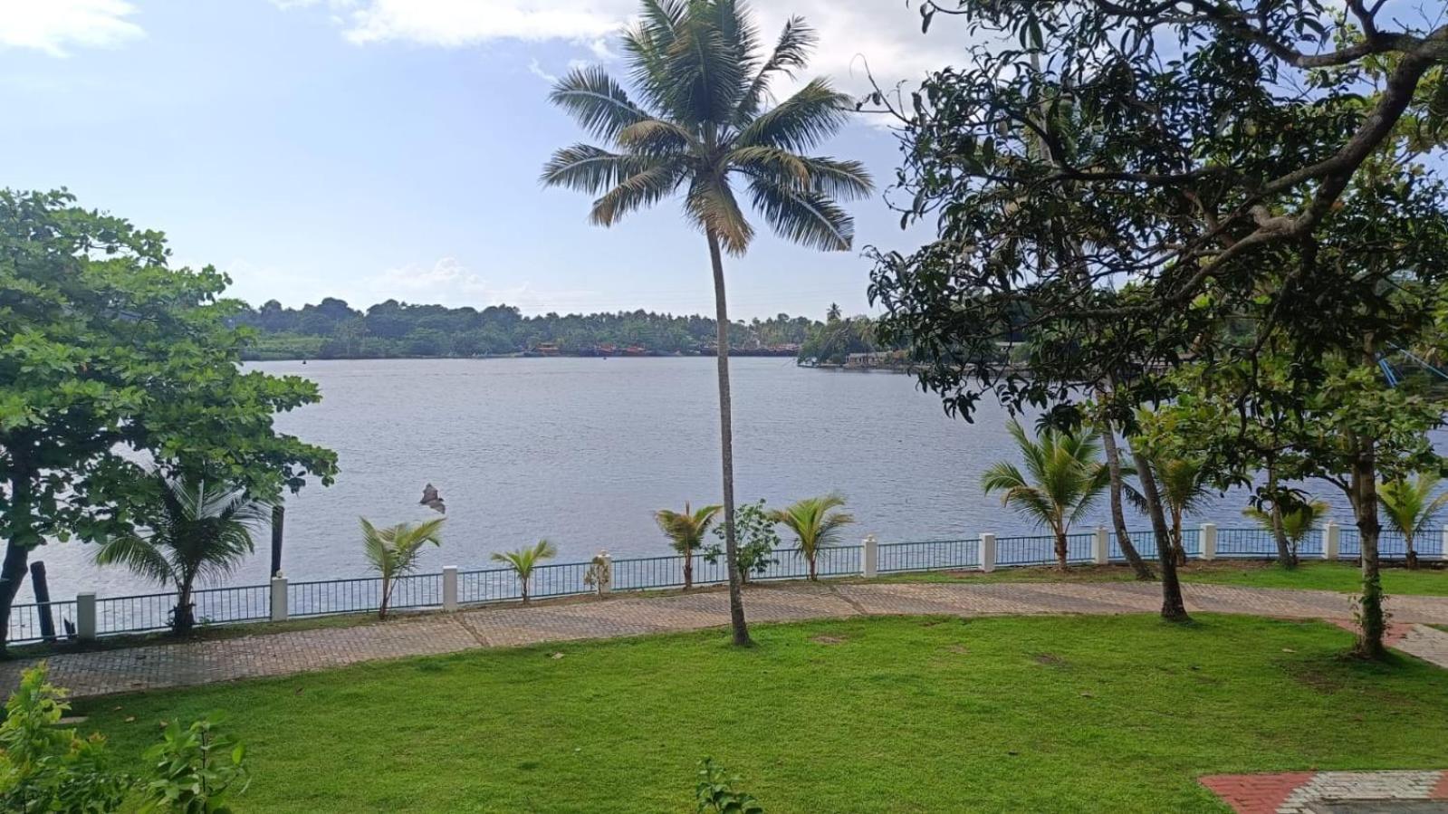 Ripples Backwater Resort, Kollam Eksteriør billede